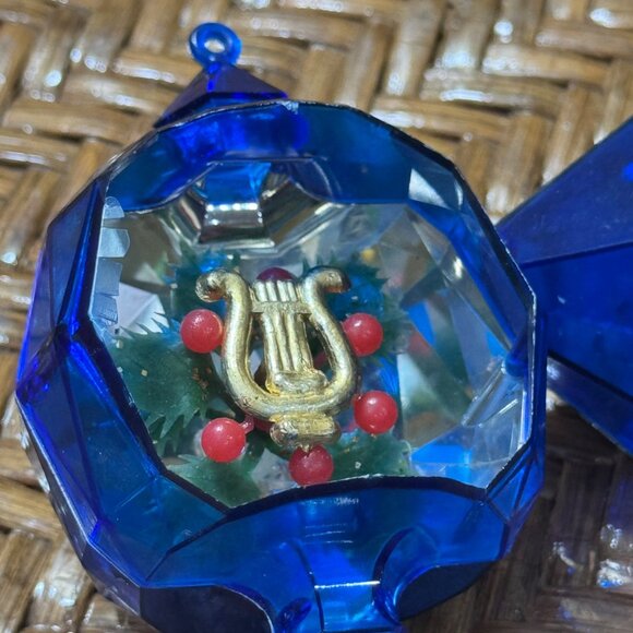 Vintage Jewel Bright Blue Faceted Plastic Ornaments With Festive  Set Of 2 - Picture 3 of 9